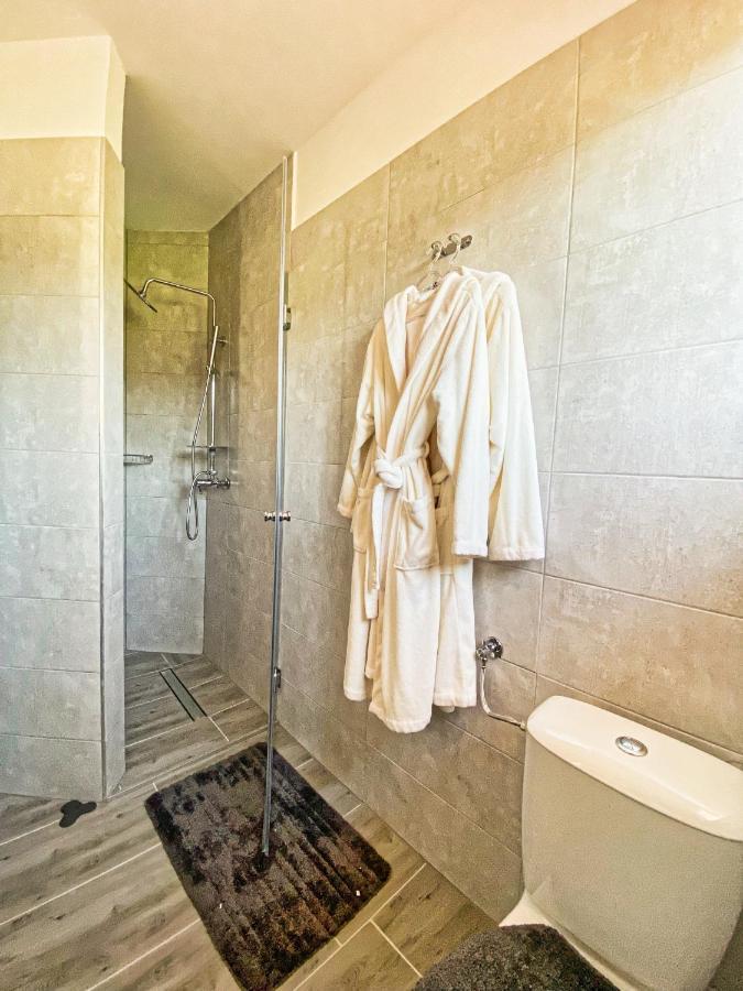 Apartmani Fenestra Otočac Esterno foto