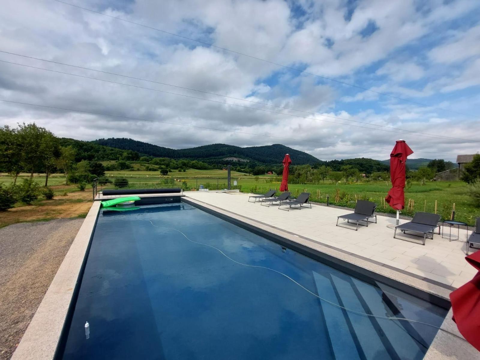 Apartmani Fenestra Otočac Esterno foto