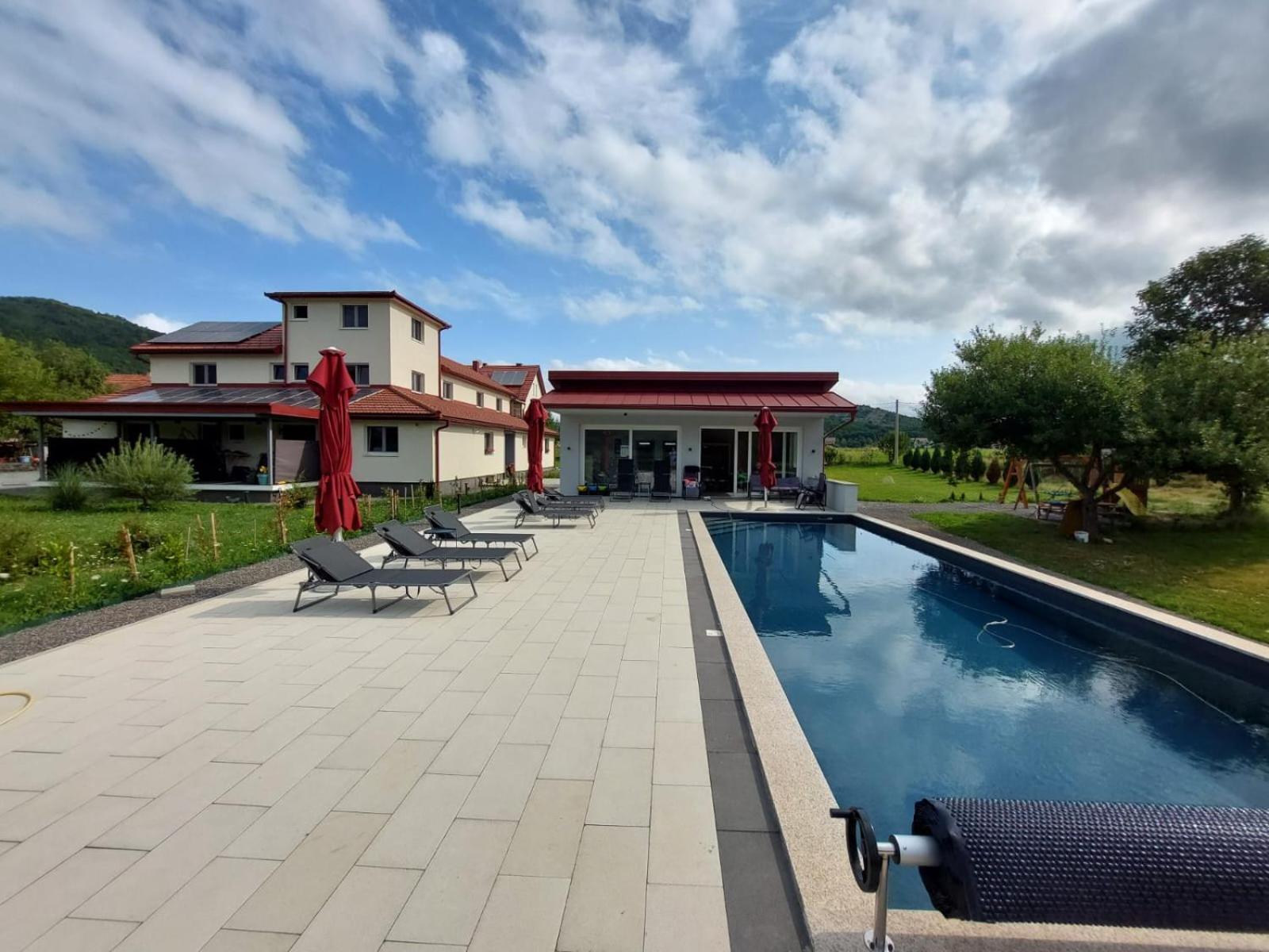 Apartmani Fenestra Otočac Esterno foto